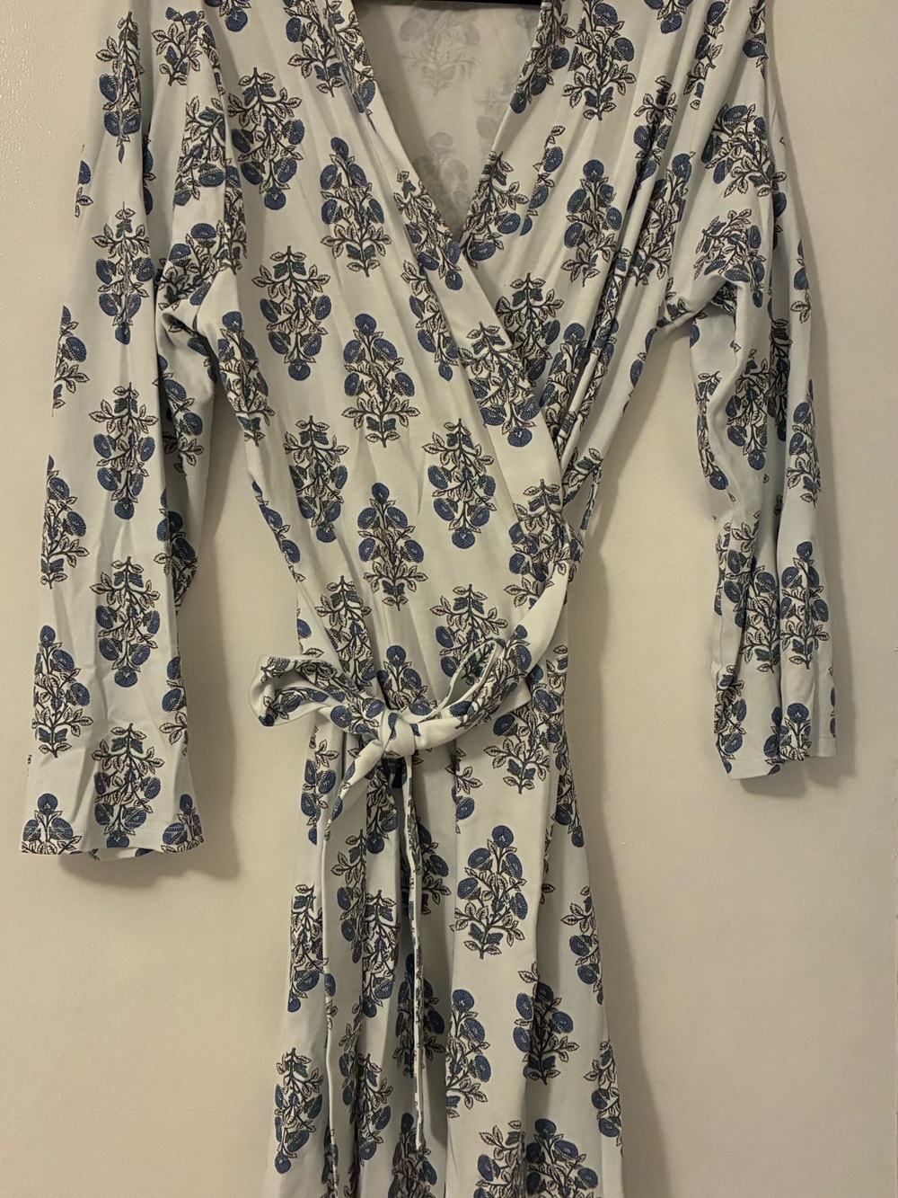 Women’s Pink Chicken New York Robe: Blue/Cream: M/L